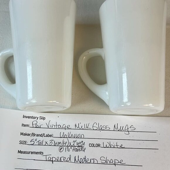 Vintage Milk Glass Tall Coffee Mugs set of 2 MCM Kiche Collectible Gift-y - Picture 2 of 4